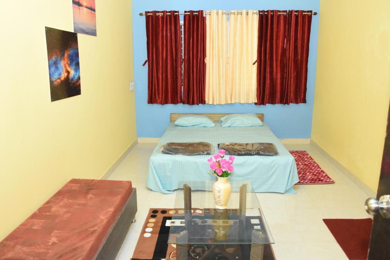 H P Homestay Dharwad Exteriör bild