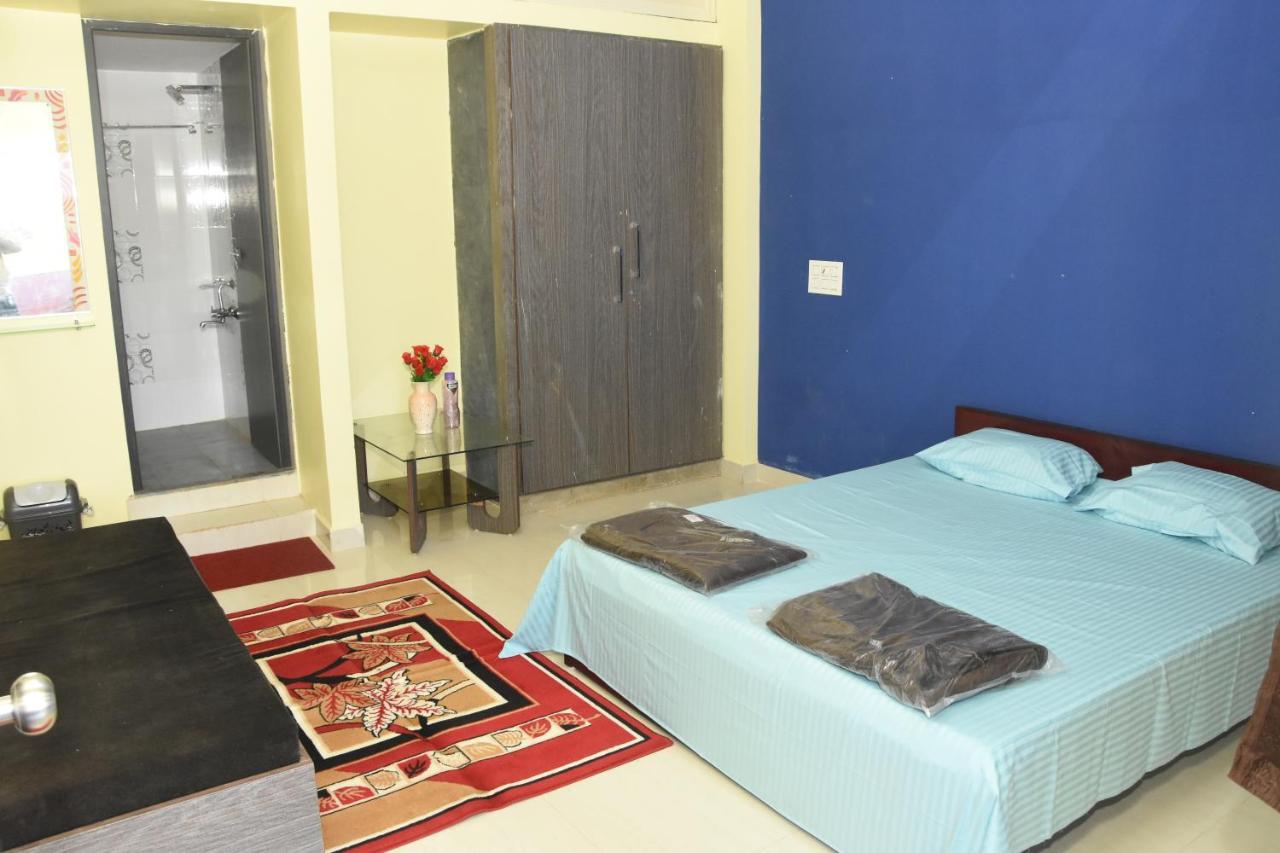 H P Homestay Dharwad Exteriör bild